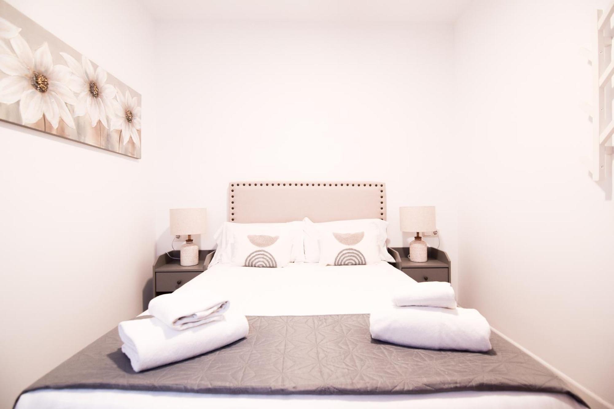 Letmalaga Cobblestone St. Apartment ภายนอก รูปภาพ